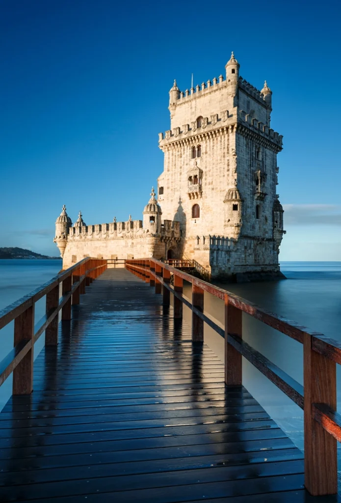 Plongée dans les monuments et sites historiques
